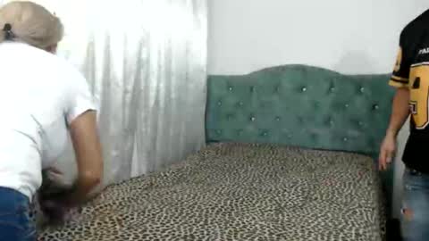 Snapshot of bryonysexytwo chatting on 06-01-26, 04:25 bryonysexytwo online show from 06-01-26, 04:25