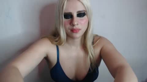 Snapshot of bubblebut11 chatting on 10-09-25, 06:22 Isabella but call me isa online show from 10-09-25, 06:22