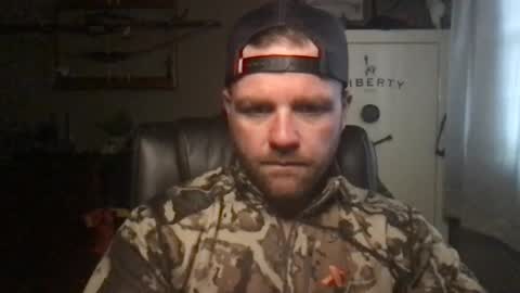 Snapshot of buckwild69204 chatting on 01-11-25, 08:32 buckwild69204 online show from 01-11-25, 08:32