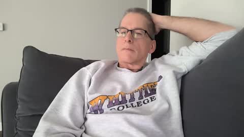 Snapshot of budman004 chatting on 11-23-25, 04:18 budman004 online show from 11-23-25, 04:18