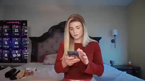 Snapshot of buitifulblonde chatting on 03-19-26, 04:00 buitifulblonde online show from 03-19-26, 04:00