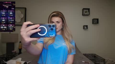 Snapshot of buitifulblonde chatting on 04-04-26, 12:42 buitifulblonde online show from 04-04-26, 12:42