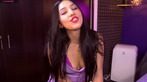 Snapshot of bull_vixen2001 chatting on 05-27-26, 11:13 Bunny and The Rock online show from 05-27-26, 11:13