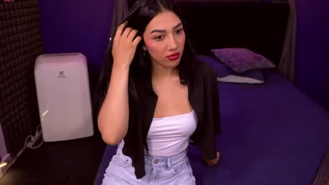 Snapshot of bull_vixen2001 chatting on 06-22-26, 10:56 Bunny and The Rock online show from 06-22-26, 10:56