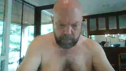 Snapshot of bulldog302w chatting on 06-10-26, 03:22 bulldog302w online show from 06-10-26, 03:22