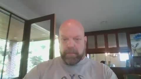 Snapshot of bulldog302w chatting on 06-12-26, 12:48 bulldog302w online show from 06-12-26, 12:48