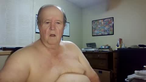 Snapshot of bullfrogg5050 chatting on 10-27-25, 01:48 bullfrogg5050 online show from 10-27-25, 01:48