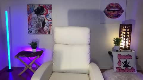 BUNNIE and THE DUDE TheLebowskis online show from 01-13-26, 05:13