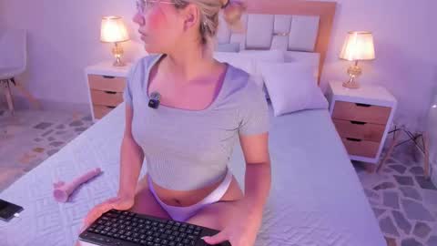 Snapshot of bunny_blush1 chatting on 03-09-26, 07:29 bunny_blush1 online show from 03-09-26, 07:29