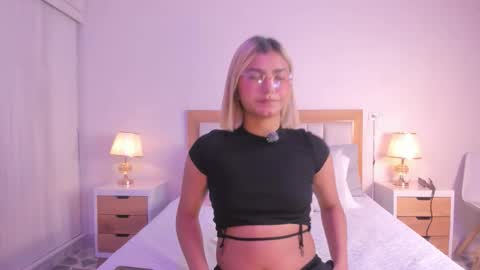 Snapshot of bunny_blush1 chatting on 03-15-26, 11:38 bunny_blush1 online show from 03-15-26, 11:38