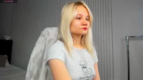 Snapshot of bunny_elsy chatting on 06-28-26, 11:05 Elsy online show from 06-28-26, 11:05