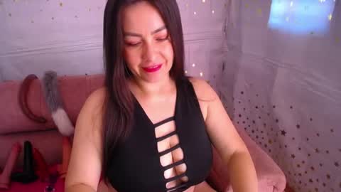 NINA online show from 06-24-26, 01:54