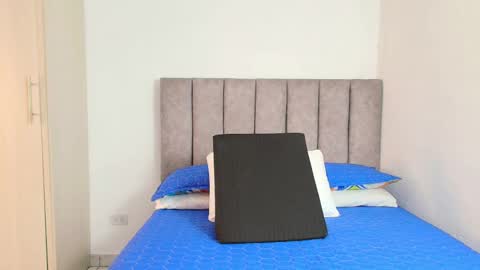 Carolina online show from 01-13-25, 03:23