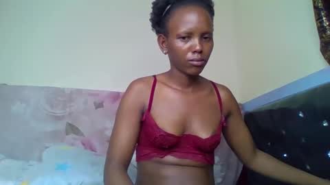 bunnydiva_ online show from 10-19-25, 04:51