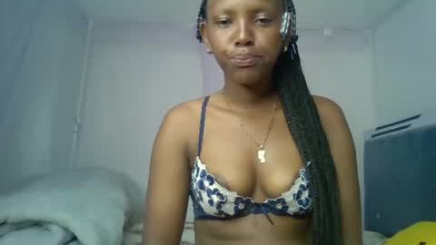 bunnydiva_ online show from 05-06-26, 06:52