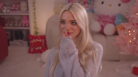 Stella online show from 12-24-24, 10:17