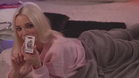 Stella online show from 03-02-25, 01:04