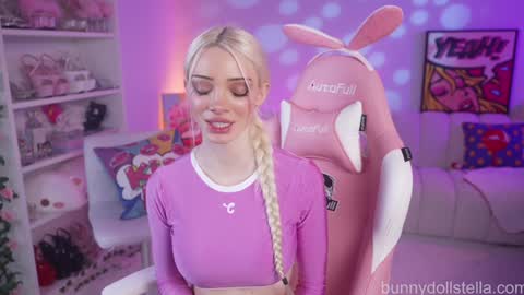 Snapshot of bunnydollstella chatting on 02-14-26, 01:02 Stella online show from 02-14-26, 01:02