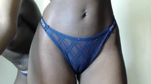 Snapshot of bunnyglow02 chatting on 06-29-26, 01:22 linda online show from 06-29-26, 01:22