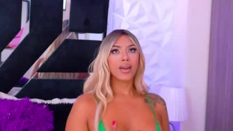 Snapshot of bunnynicolle chatting on 01-09-25, 04:39 ONLYFANS  online show from 01-09-25, 04:39