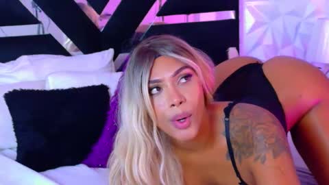 Snapshot of bunnynicolle chatting on 03-12-25, 07:38 ONLYFANS  online show from 03-12-25, 07:38