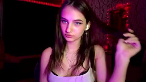Snapshot of bunnytrussel chatting on 06-28-26, 07:03 Bella online show from 06-28-26, 07:03