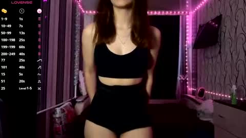 Snapshot of bunnytrussel chatting on 07-28-26, 12:48 Bella online show from 07-28-26, 12:48