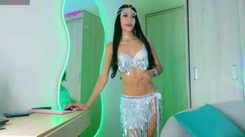 Snapshot of bunnyvalee chatting on 03-29-26, 08:47 Valeria online show from 03-29-26, 08:47