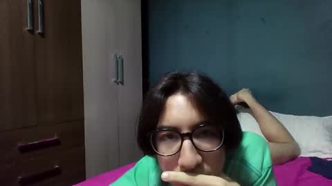 Bunny Wang online show from 12-16-25, 04:39