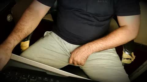 Hairy Arabian online show from 10-31-25, 03:40