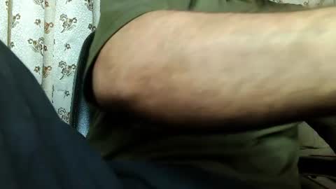 Snapshot of burlymonster chatting on 07-12-26, 09:11 Hairy Arabian online show from 07-12-26, 09:11