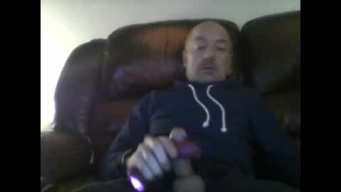 Snapshot of burnleyguy1977 chatting on 01-11-26, 06:18 burnleyguy1977 online show from 01-11-26, 06:18