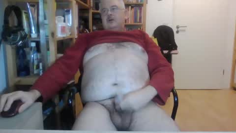 Snapshot of busibaer666 chatting on 12-14-24, 04:09 busi online show from 12-14-24, 04:09