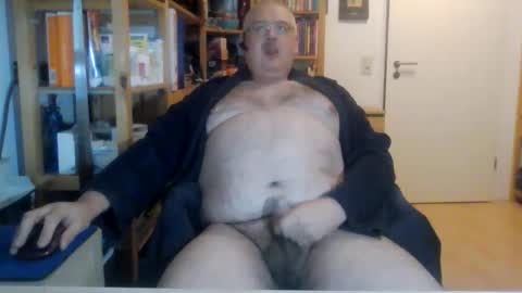 Snapshot of busibaer666 chatting on 11-15-25, 04:43 busi online show from 11-15-25, 04:43