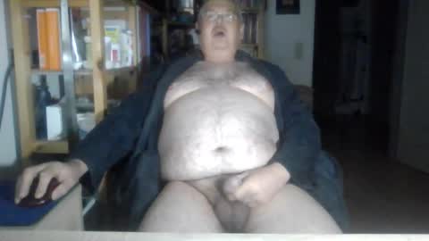 Snapshot of busibaer666 chatting on 11-17-25, 01:44 busi online show from 11-17-25, 01:44