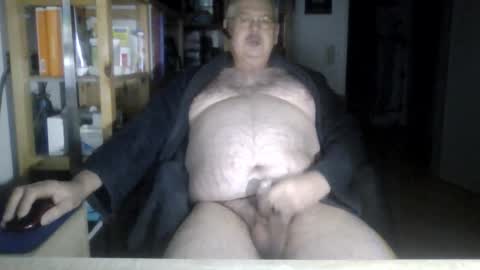 Snapshot of busibaer666 chatting on 11-30-25, 03:21 busi online show from 11-30-25, 03:21