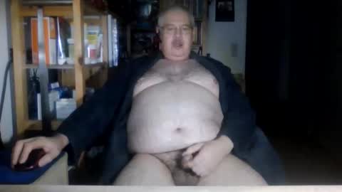 Snapshot of busibaer666 chatting on 01-13-26, 01:22 busi online show from 01-13-26, 01:22