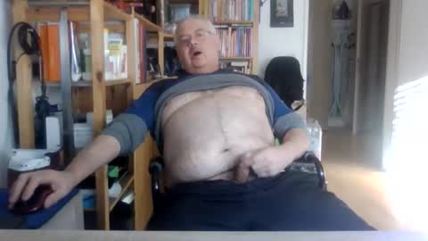 Snapshot of busibaer666 chatting on 02-08-26, 01:47 busi online show from 02-08-26, 01:47