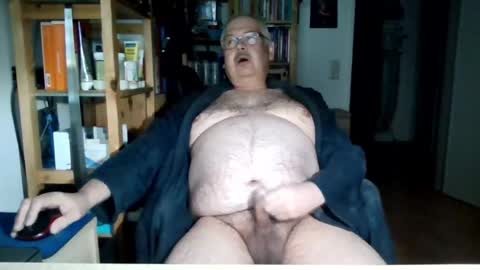 Snapshot of busibaer666 chatting on 04-09-26, 12:32 busi online show from 04-09-26, 12:32