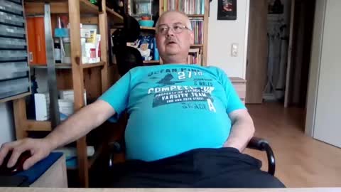 Snapshot of busibaer666 chatting on 04-26-26, 03:53 busi online show from 04-26-26, 03:53