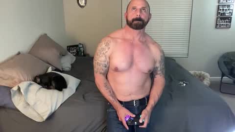 Snapshot of bustedsprockets chatting on 04-24-26, 03:42 Pocket Daddy cockring gaycouple cockring lovense daddy online show from 04-24-26, 03:42
