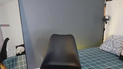 Buster independent model online show from 10-05-25, 07:23