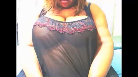 Snapshot of bustymaturestepmum chatting on 05-06-26, 06:13 bustymaturestepmum online show from 05-06-26, 06:13