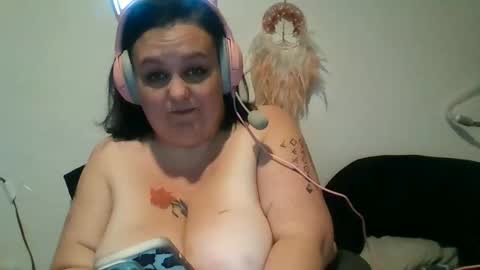 bustymilf94 online show from 02-03-26, 09:09