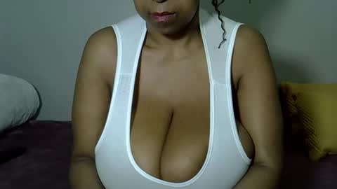 bustytessa37 online show from 05-12-26, 04:09