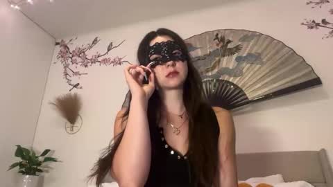 busy_bee69 online show from 06-01-26, 04:36