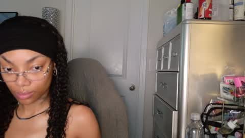 Snapshot of butterflybootyy chatting on 05-31-26, 01:07 butterfly booty online show from 05-31-26, 01:07