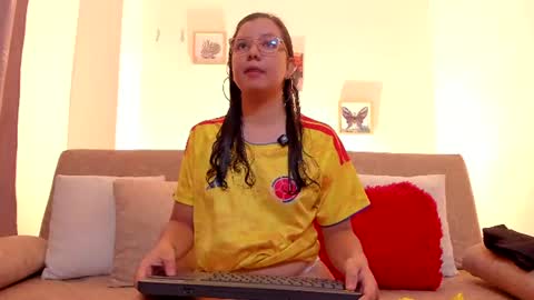 Snapshot of buunny_bella chatting on 06-18-26, 03:18 BUNNY BELLA online show from 06-18-26, 03:18
