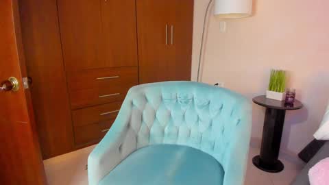 Snapshot of buunnyyhot chatting on 01-30-25, 01:31 Rosse online show from 01-30-25, 01:31