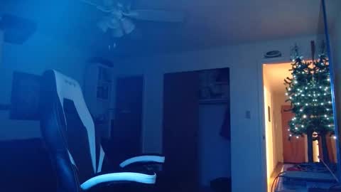 bwall1425 online show from 12-28-24, 05:55